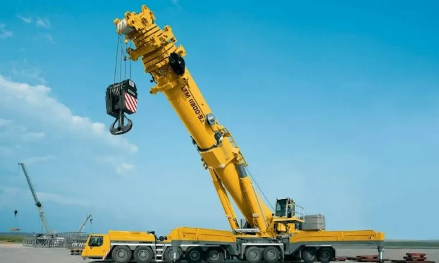 سینکڑوں ٹن وزن اٹھانے والی دنیا کی سب سے بڑی کرین تیار