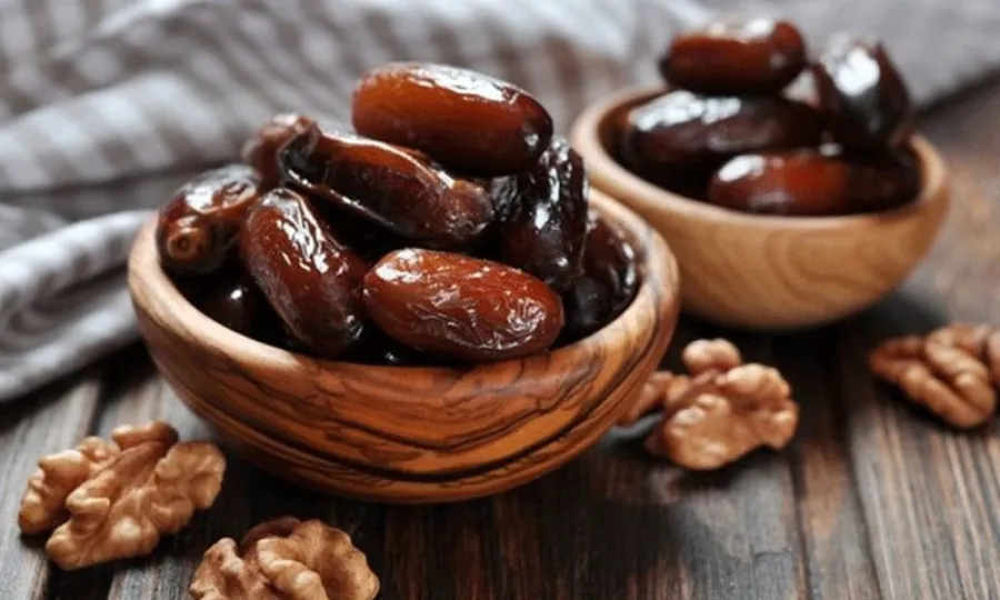 کیا آپ سردیوں میں کھجور کھانے کے ان فوائد سے واقف ہیں؟