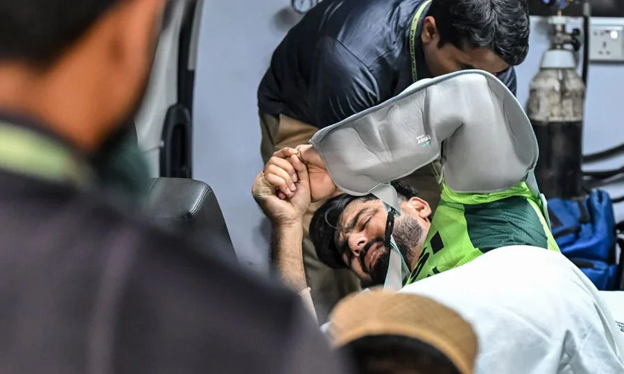 آل راؤنڈر حسین طلعت بنگلادیش کے خلاف دوسرے ون ڈے میں انجری کا شکار