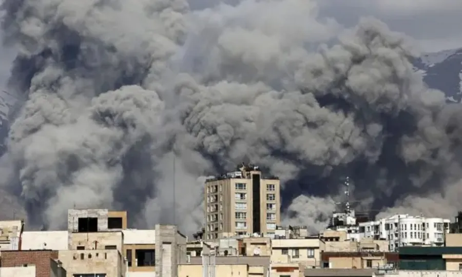 ایران کے اسرائیل اور امریکی اڈوں پر حملے، عراق میں امریکی طیارہ گر کر تباہ