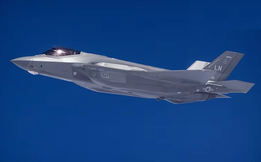 پہلی بار ایران کا وار کامیاب؟ امریکی F-35 طیارہ نشانے پر، ہنگامی لینڈنگ نے تہلکہ مچا دیا