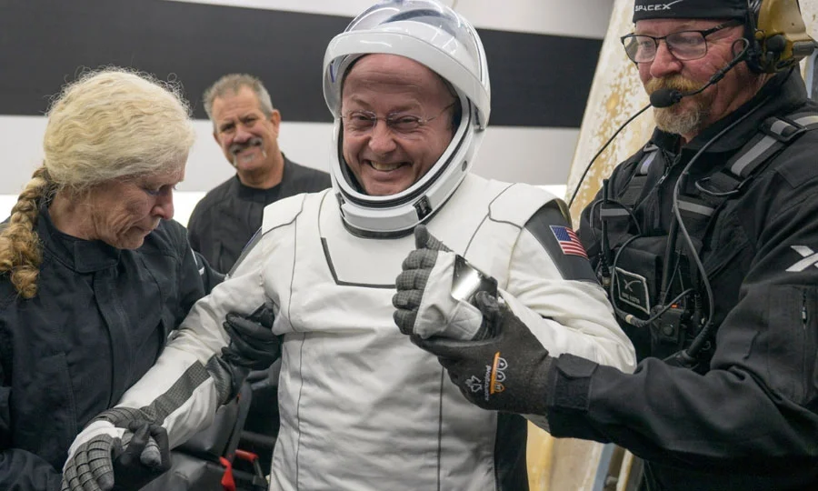 ناسا کے خلاباز اچانک خلا میں بولنے سے قاصر؛ ڈاکٹرز بھی حیران