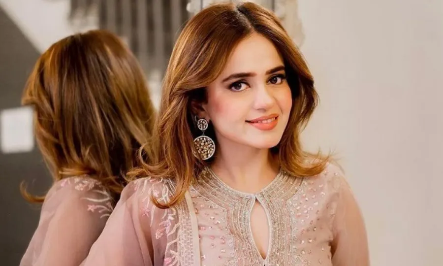 کم عمری میں شہرت؛ اداکارہ سنبل اقبال نے اہم انکشاف کردیا