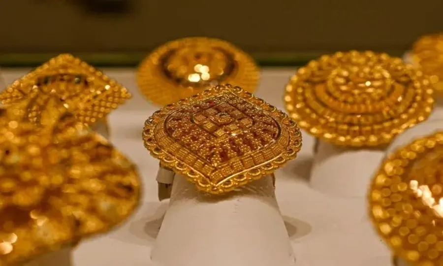 سونے کے خریداروں کیلئے خوشخبری؛ فی تولہ قیمت آج کیا رہی؟