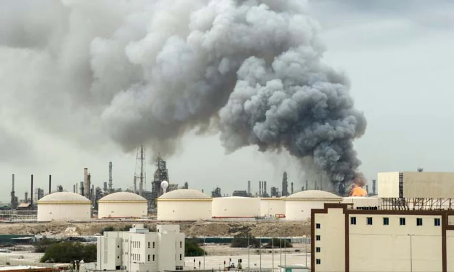 ایران کا شمالی اسرائیل پر حملہ، تہران کی سڑکوں پر بہتے تیل میں آگ بھڑک اٹھی