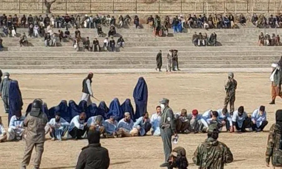 طالبان کی گزشتہ ایک سال میں تقریباً 1,200 افراد کو کوڑے کی سزا