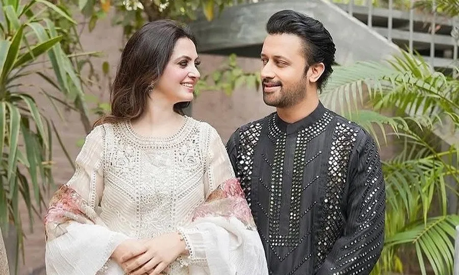 عاطف اسلم کا شادی کی سالگرہ پر اہلیہ کے لیے محبت بھرا پیغام
