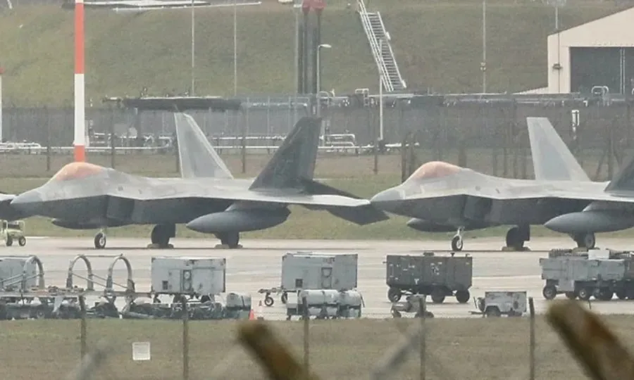 برطانیہ نے امریکا کو اپنے فوجی اڈے استعمال کرنے کی اجازت دے دی