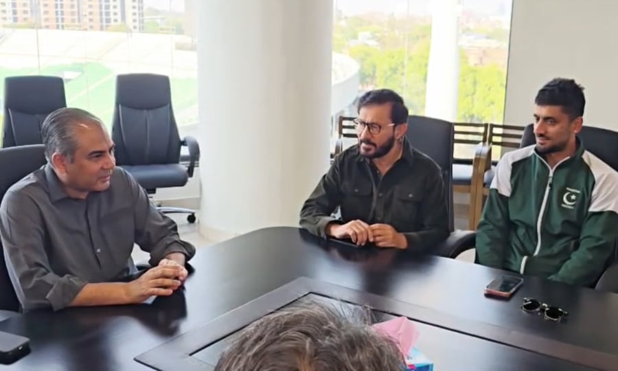 محسن نقوی کی پاکستان ہاکی ٹیم سے ملاقات، کھلاڑیوں کو ملازمتین دینے کا اعلان