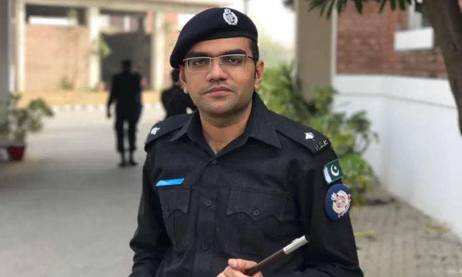 صحافیوں کو دھمکانے والے ایس ایس پی تھرپارکر کو عہدے سے ہٹادیا گیا