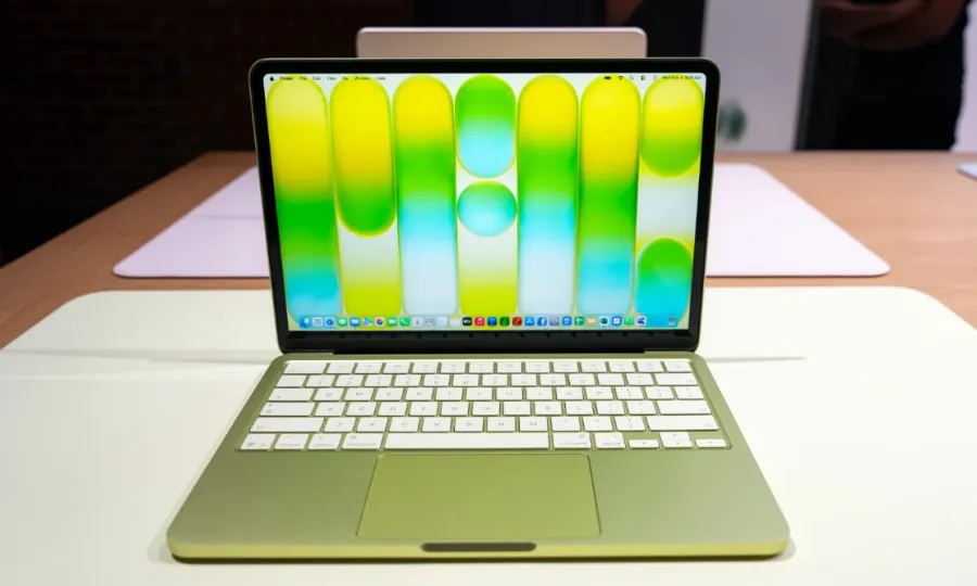 صارفین کیلئے بڑی خبر؛ ایپل کی نئی میک بک سیریز متعارف، قیمت بھی جانیے؟