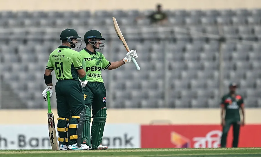 دوسرا ون ڈے، پاکستان کا بنگلا دیش کو جیت کے لیے 275 رنز کا ہدف
