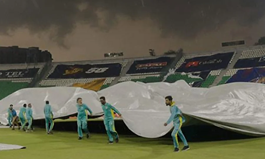 پی ایس ایل 11، اسلام آباد یونائیٹڈ اور پشاور زلمی کے درمیان میچ بارش کے باعث منسوخ