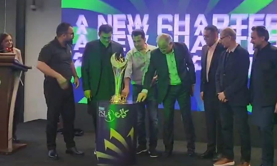 پی ایس ایل 11 کی ٹرافی کی رونمائی، پہلی بار 8 ٹیموں کے ساتھ لیگ کا نیا دور شروع