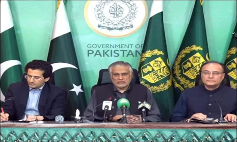 پیٹرولیم مصنوعات پر بڑا بم گر گیا، لیوی میں 55 روپے فی لیٹر ہوشربا اضافہ