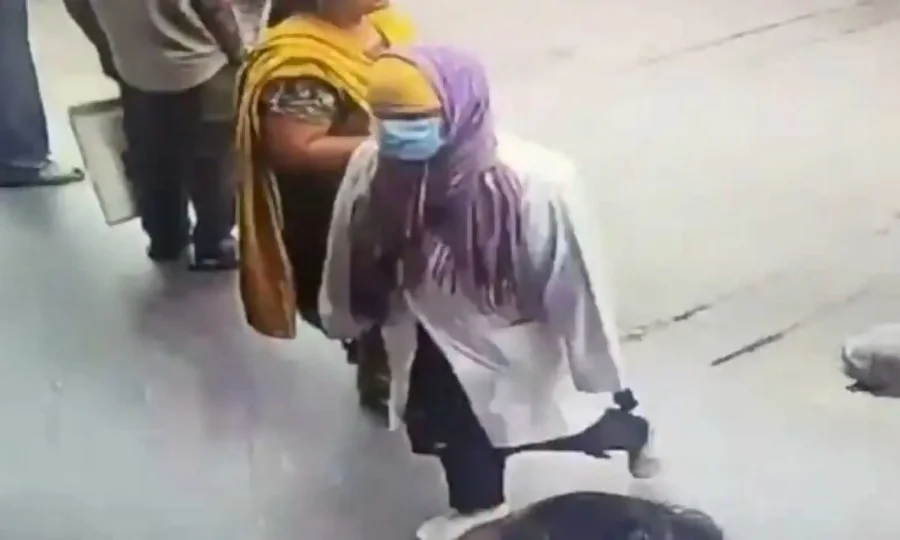 چوری کا انوکھا واقعہ، اسپتال کے مریض بھی اب محفوظ نہیں رہے