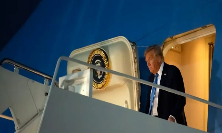 ٹرمپ نے ایران سے غیر مشروط ہتھیار ڈالنے کا مطالبہ کر دیا