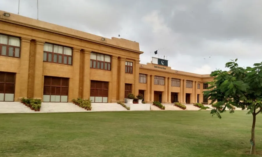 گورنرہاؤس میں بڑی سیاسی تبدیلی، حلف برداری کی تیاریاں مکمل