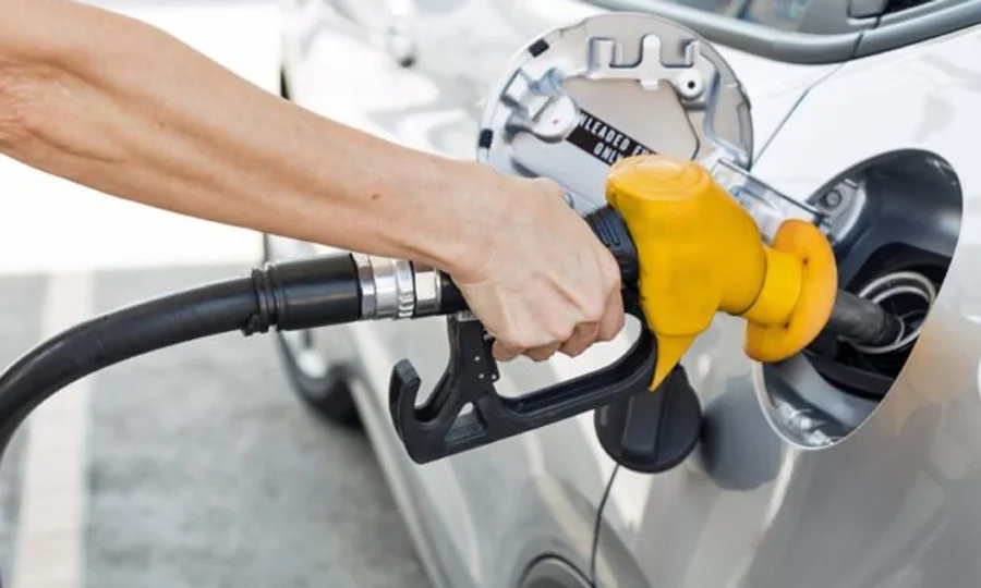 وزیر اعظم نے سرکاری گاڑیوں میں ہائی اوکٹین کے استعمال پر پابندی لگادی