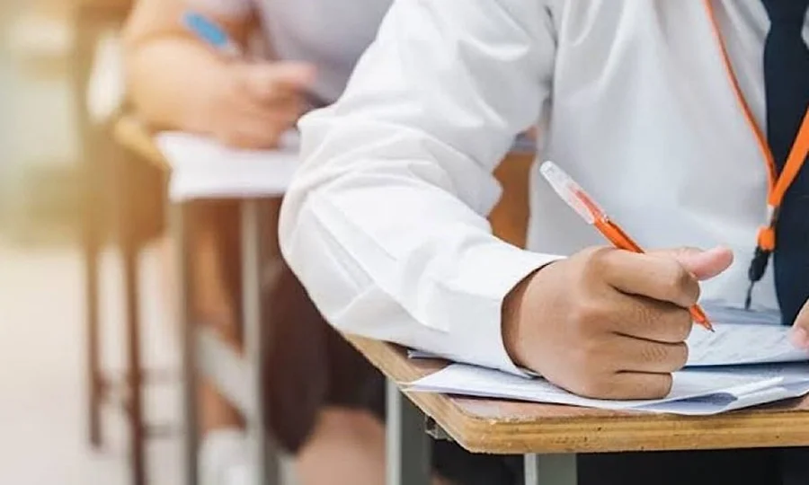 میٹرک امتحانات ملتوی کرنے کے مطالبے پر ناظم امتحانات کا بیان سامنے آگیا