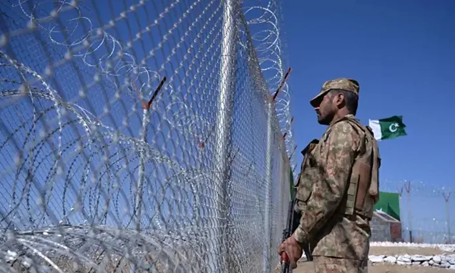 وزارت اطلاعات نے پاک افغان سرحد سے باڑ ہٹانے کی خبروں کو جھوٹا پروپیگنڈا قرار دے دیا