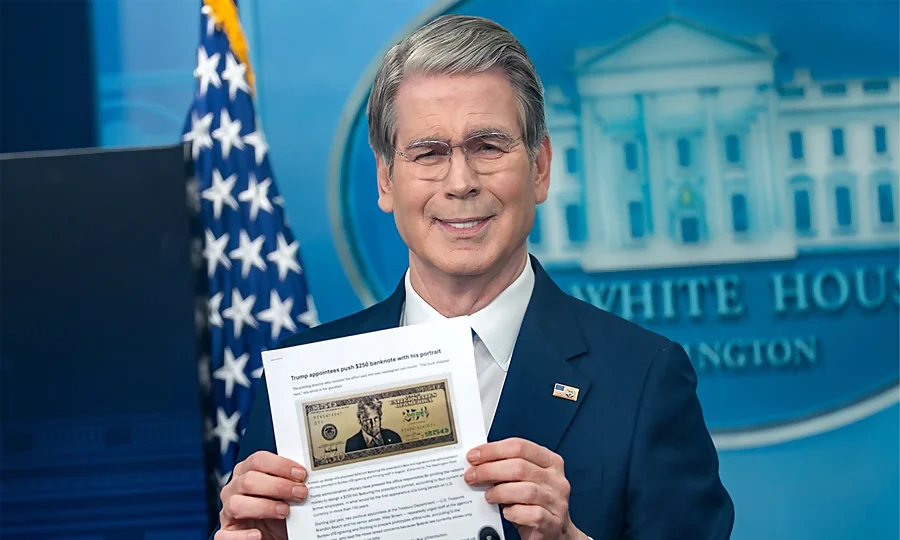 Attempt to put Trump's image on US dollar notes sparks new war on social media