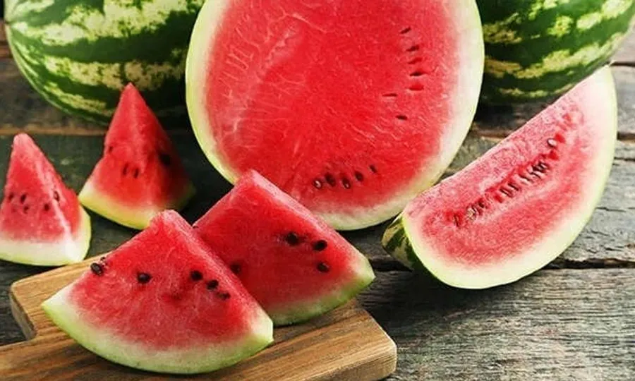 اس آسان طریقے سے تربوز کا رنگ اور مٹھاس مصنوعی ہے یا قدرتی جانیے