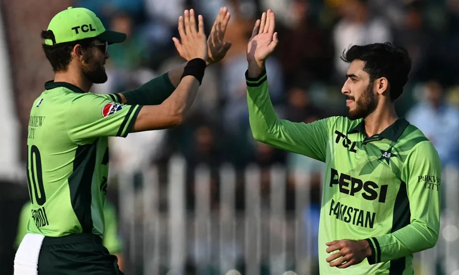 پہلا ون ڈے؛ آسٹریلیا 200 رنز پر ڈھیر، عرفان منہاس کی ڈبیو میچ میں 5 وکٹیں
