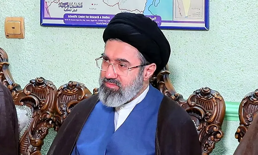 خطے کی اقوام اور ممالک اب امریکی اڈوں کیلئے ڈھال نہیں بنیں گے، ایرانی سپریم لیڈر
