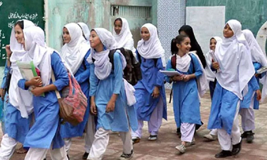پنجاب میں طویل تعطیلات کا اعلان، سندھ میں بھی چھٹیاں