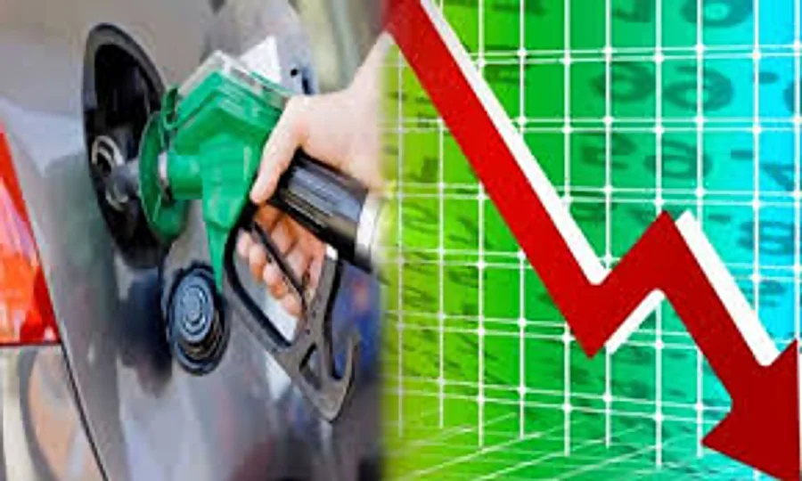 عید کے تیسرے دن عوام کو ریلیف، پیٹرول اور ڈیزل کی قیمتوں میں بڑی کمی کا اعلان