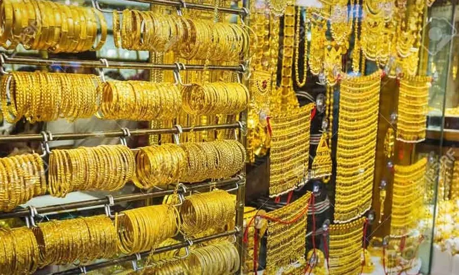 Slight increase in the price of gold per tola in the country