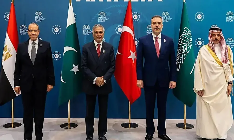 قاہرہ میں بڑی سفارتی بیٹھک، پاکستان سمیت 4 طاقتور ممالک ایک میز پر