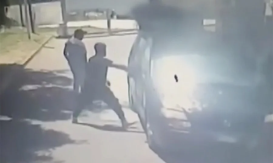 اٹلی، 4 پاکستانی مزدوروں کو گاڑی میں زندہ جلانے کی ہولناک سی سی ٹی وی فوٹیج سامنے آ گئی