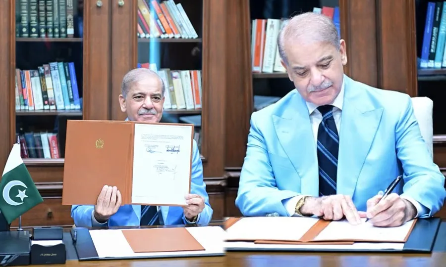 وزیراعظم نے ایران امریکا اسلام آباد مفاہمتی یادداشت پر بطور ثالث دستخط کردیے