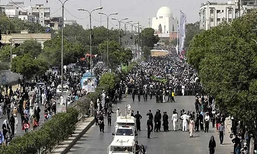 کراچی میں یوم عاشورہ کے موقع پر جدید ہائی ٹیک سسٹم کے ذریعے جلوسوں کی نگرانی جاری