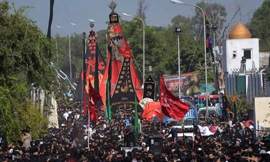 ملک بھر میں آج یوم عاشور انتہائی عقیدت و احترام کے ساتھ منایا جا رہا ہے