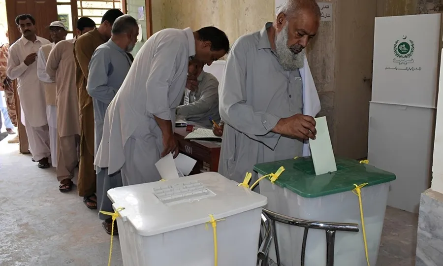 آزاد کشمیر الیکشن کا پہلا مرحلہ؛ میرپور ڈویژن کے 3 اضلاع میں پولنگ کا عمل جاری