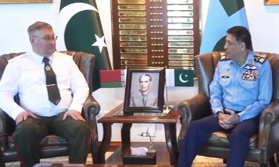 بیلاروس کے اعلیٰ سطحی دفاعی وفد کی ایئر چیف سے ملاقات، دفاعی تعاون کے فروغ پر تبادلہ خیال