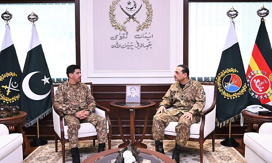 جنرل عامر رضا نے کمانڈر نیشنل اسٹریٹجک کمانڈ کا عہدہ سنبھال لیا، جی ایچ کیو میں گارڈ آف آنر پیش