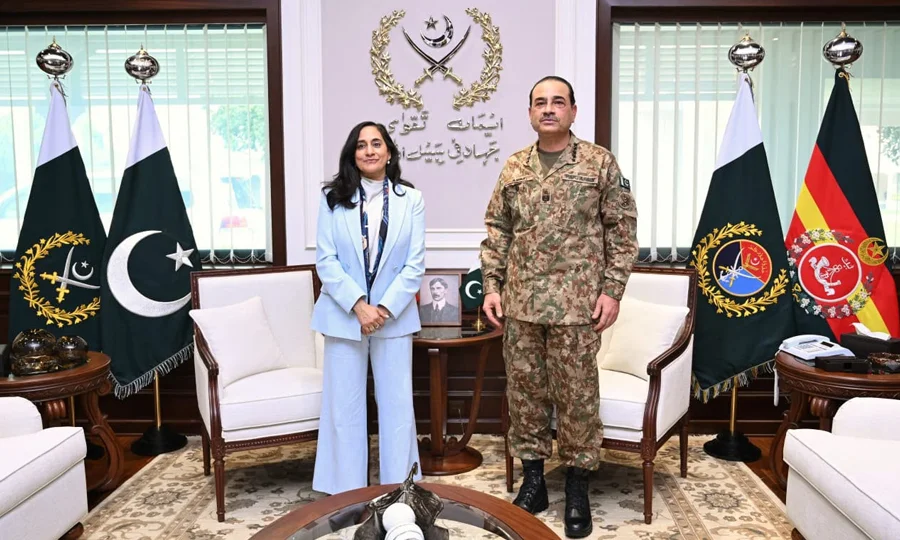 فیلڈ مارشل سید عاصم منیر سے کینیڈا کی وزیر خارجہ انیتا آنند کی ملاقات