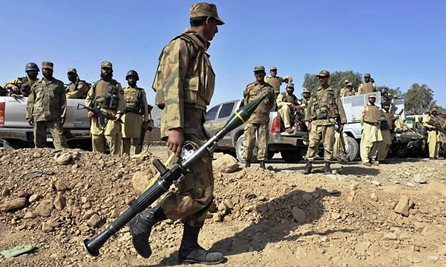 خضدار میں سیکیورٹی فورسز کا بڑا آپریشن، بارود سے بھری دو گاڑیاں تباہ، 4 دہشت گرد ہلاک
