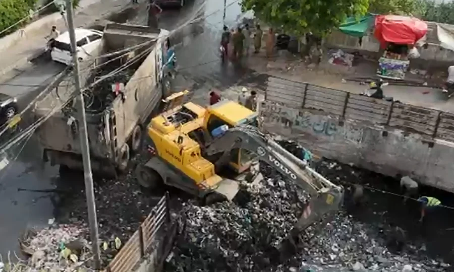 بارشوں سے پہلے کراچی تیار؟ میئر نے چوکنگ پوائنٹس کلیئر کرنے کا حکم دے دیا