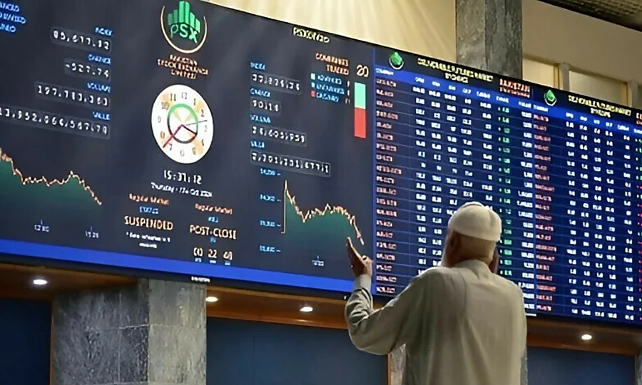پاکستان اسٹاک مارکیٹ میں ہفتے کے اختتام پر بڑا جھٹکا، 100 انڈیکس 346 پوائنٹس گر گیا