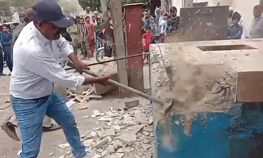 کراچی، کیماڑی میں تجاوزات کے خلاف بڑا آپریشن، کارروائی کے دوران مزاحمت پر مقدمہ درج