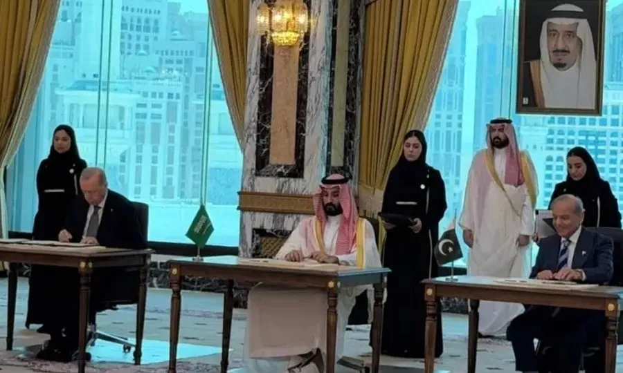 پاکستان، سعودی عرب اور ترکیہ کے درمیان مشترکہ تاریخی دفاعی معاہدہ طے پا گیا