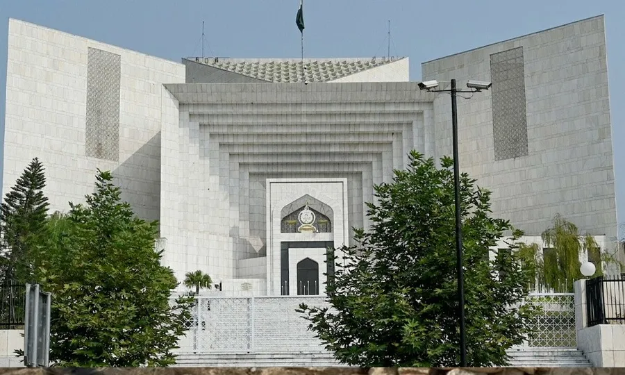 سپریم کورٹ نے بانی پی ٹی آئی کو شفاء انٹرنیشل اسپتال منتقل کرنے کا حکم دے دیا