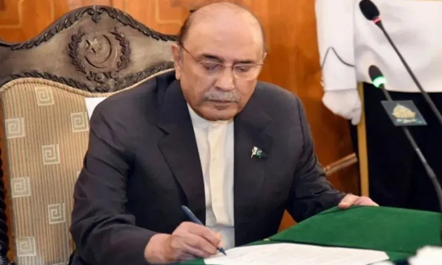 صدرِ مملکت نے وزیراعظم کی جانب سے بھجوائی گئی متعدد سمریوں کی منظوری دے دی