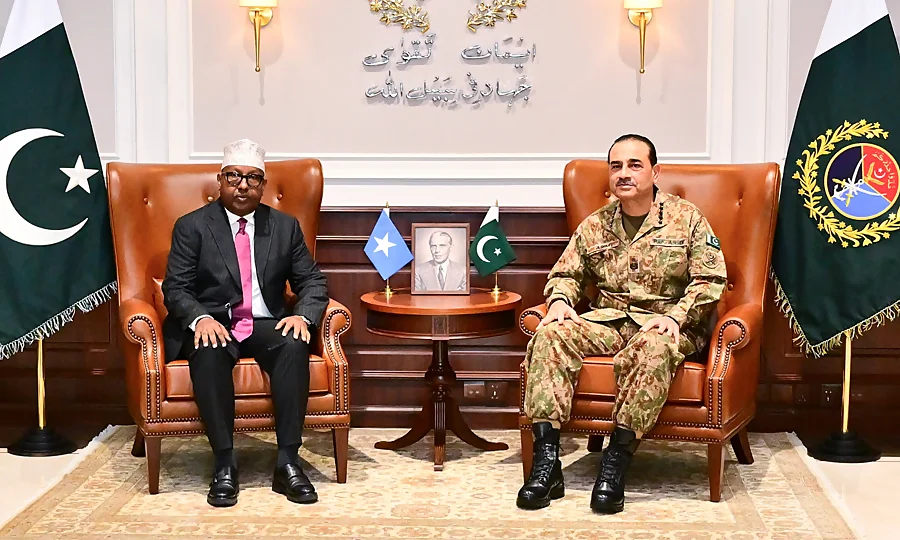 صومالی وزیر دفاع کی فیلڈ مارشل عاصم منیر سے ملاقات، دفاعی تعاون اور علاقائی سیکیورٹی پر تبادلہ خیال