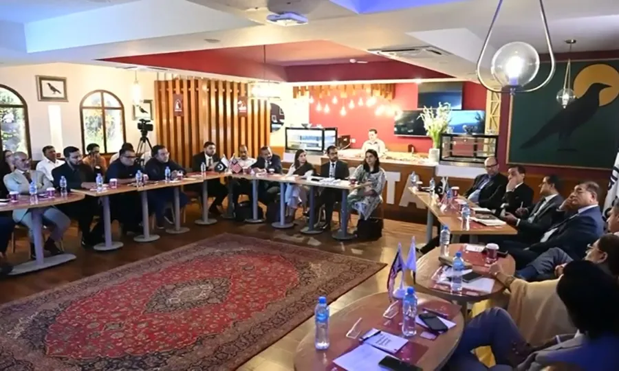 پاک امریکا اقتصادی تعاون میں نئی پیشرفت؛ امریکی وفد کا کراچی میں سرمایہ کاری مواقع کا جائزہ